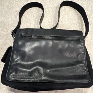 Vtg FOSSIL Leather Crossbody Messenger Flap Bag Black Laptop Business Career Y2K